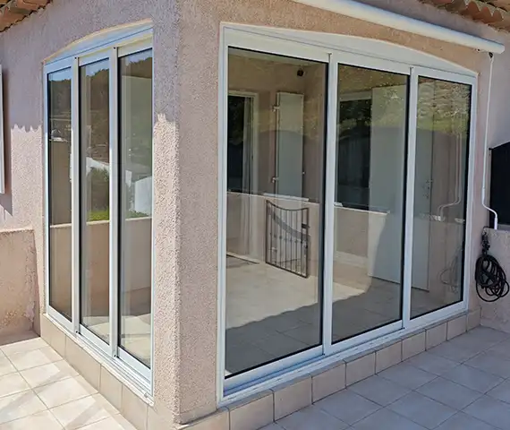 Fermeture d'une terrasse à Vallauris (06)