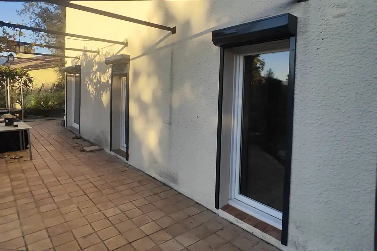Installation volets roulants solaireq somfy valbonne apres