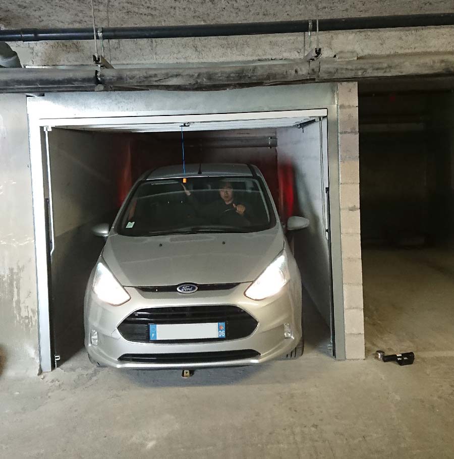 Porte de garage basculante La Roquette sur Siagne
